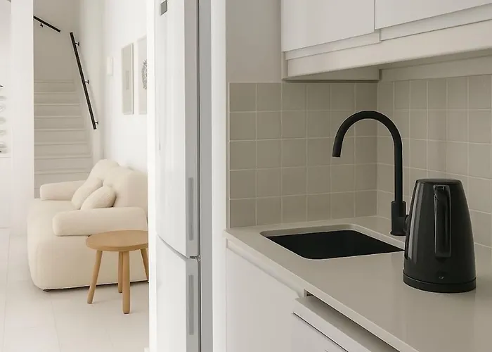 فيلة Seapalm - Elegant - Steps From The Sea لاخنيا