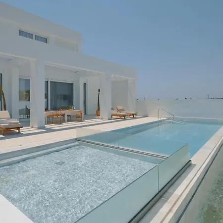 Seapalm - Luxury Pool Retreat - 200m לקניה