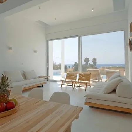 Seapalm - Luxury Pool Retreat - 200m