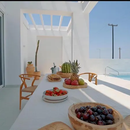 Seapalm - Elegant - Steps From The Sea 빌라 라카니아