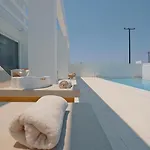 Villa Seapalm - Elegant - Steps From The Sea Lachaniá