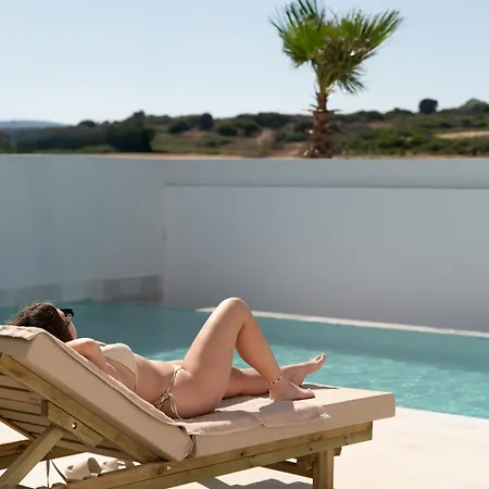 Seapalm - Luxury Pool Retreat - 200m Villa *