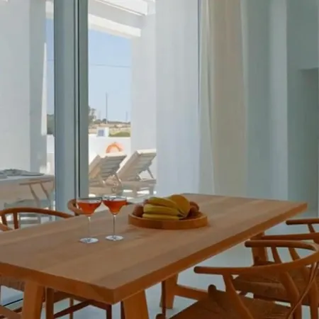 Seapalm - Luxury Pool Retreat - 200m Villa *