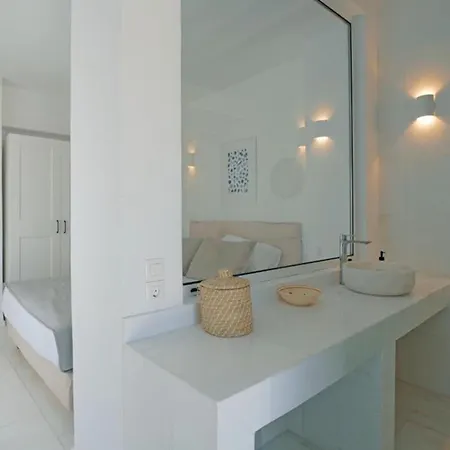 Seapalm - Elegant - Steps From The Sea Willa Lakhania