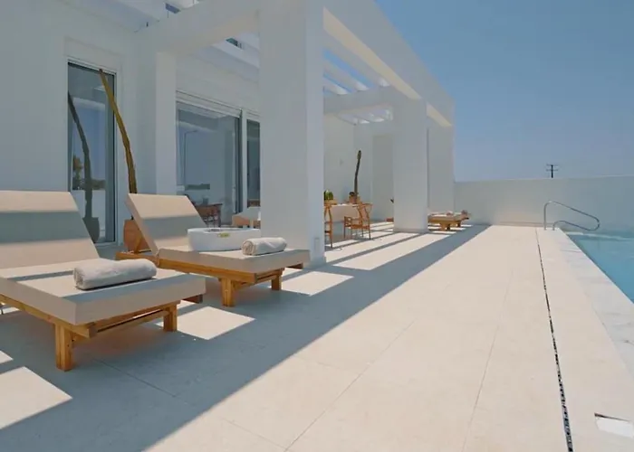 Villa Seapalm - Elegant - Steps From The Sea Lahaniá