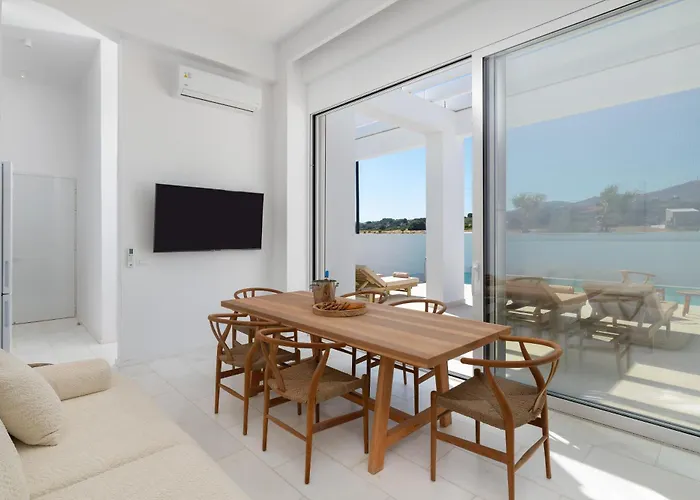 Seapalm - Elegant - Steps From The Sea *